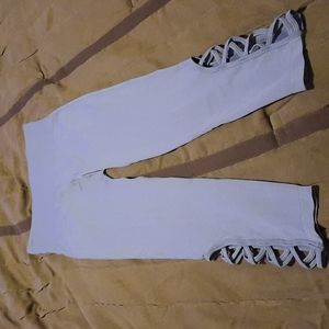 Yoga pants one Grey one maroon color.